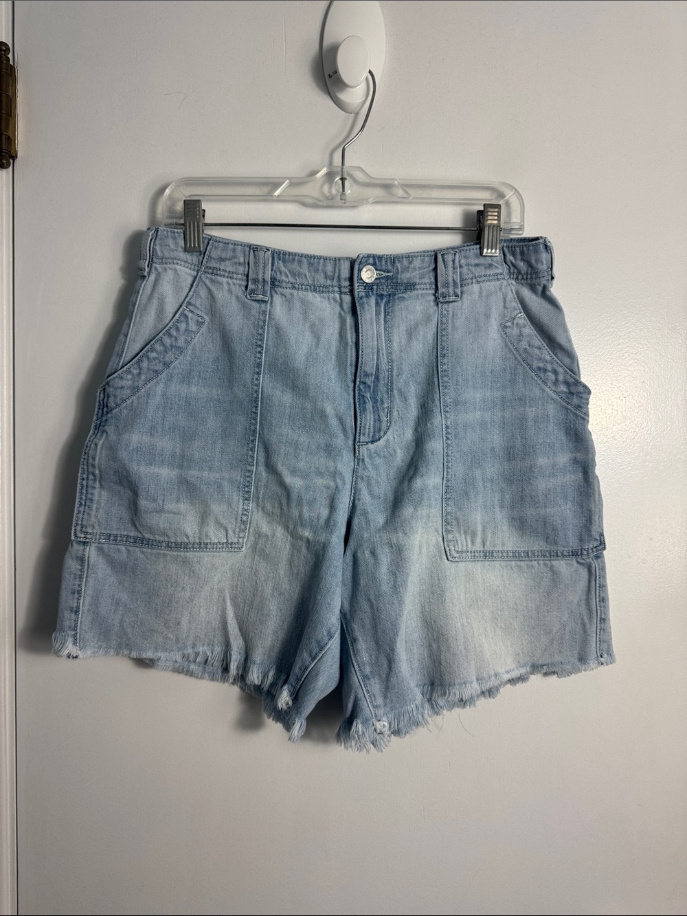 PILCRO Super High Rise Denim Bermuda Shorts Raw Hem Patch Pockets Jorts Size 28 - Picture 2 of 9